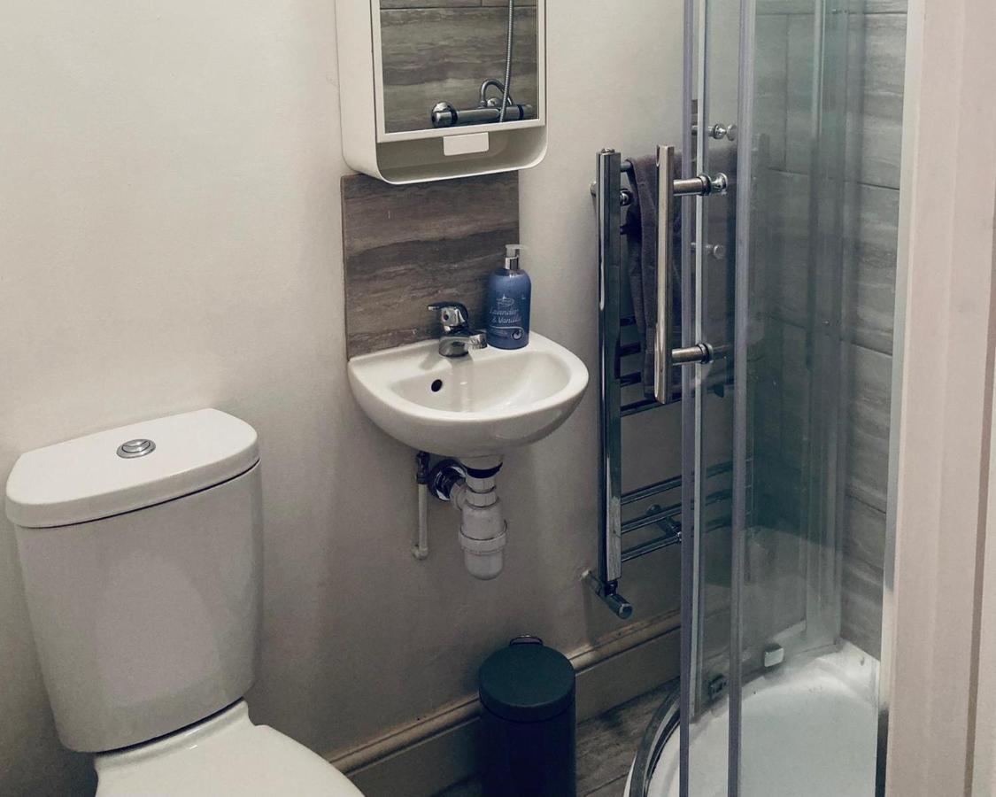 Large 4 Bedroom Home - Coventry City Centre Dış mekan fotoğraf